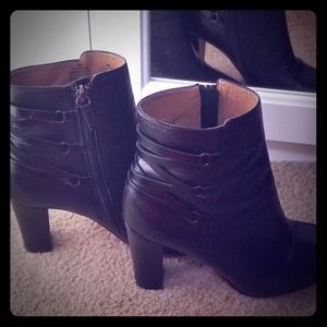 Halogen Womens Booties Leather Black Heels Size 8M